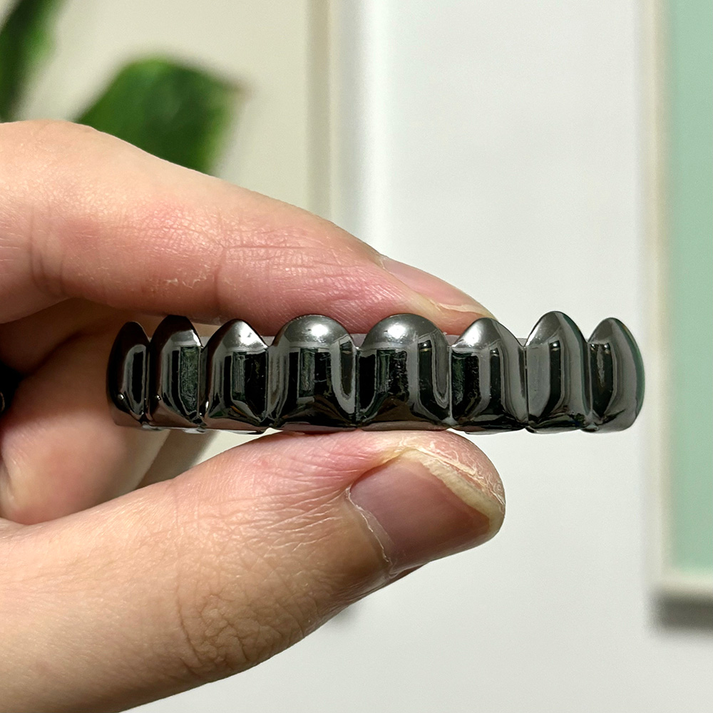 YOUNGX Grillz per Denti Neri L - Body Jewelry For Men recensione e prezzo